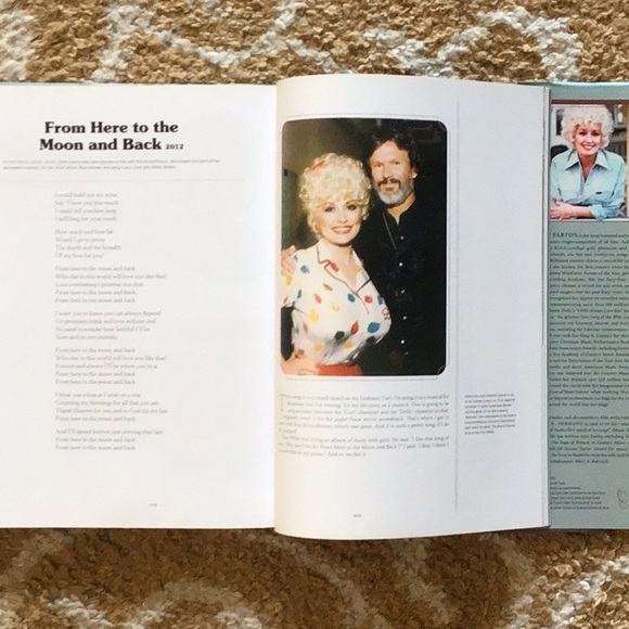 Dolly Parton, Songteller: My Life in Lyrics book Coffee table book - Picture 4 of 10